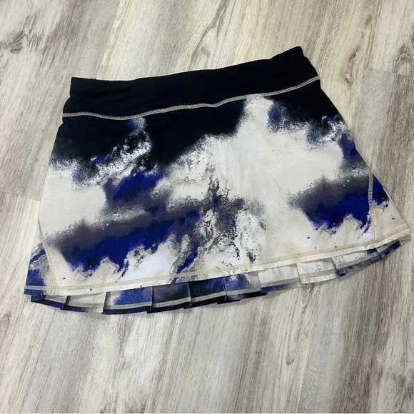 Lululemon Pace Setter Pleated Skirt Milky Way Galaxy Blue Marble RARE🦄 / 8T - Picture 3 of 16